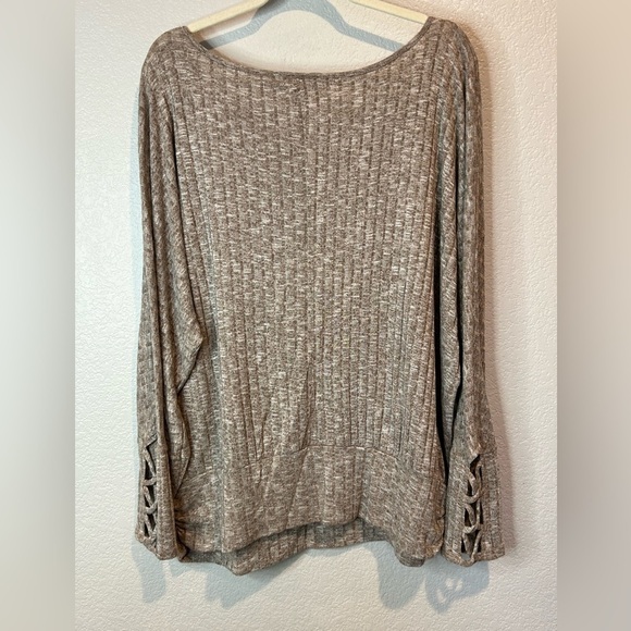 B11.04 AGB WOMAN Ribbed lightweight, open crisscross cuffs ruching hips Sweater - Picture 5 of 5